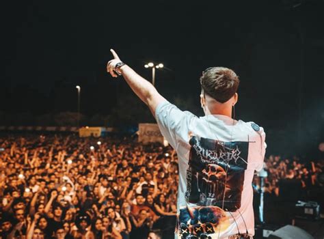 El Concierto del Milenio de Íñigo Pascual: Una Noche Mágica Bajo las Estrellas de Málaga!