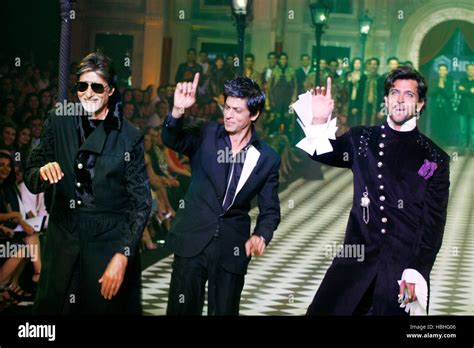 El Desfile de Estrellas de Shah Rukh Khan: Una Noche Mágica en Mumbai!