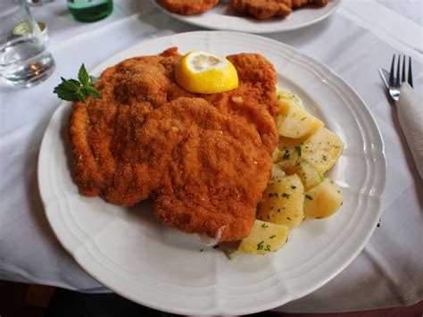 ウインナー おかず 夜ご飯 ～ソーセージが奏でる夜の食卓のハーモニー～