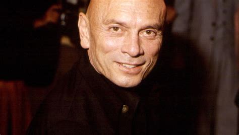 ¡Yul Brynner: La noche en que la magia del cine italiano conoció al faraón de Hollywood!